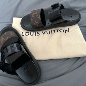 LOUIS VUITTON Monogram Sunbath Flat Mule Sandals 39 Black worn twice